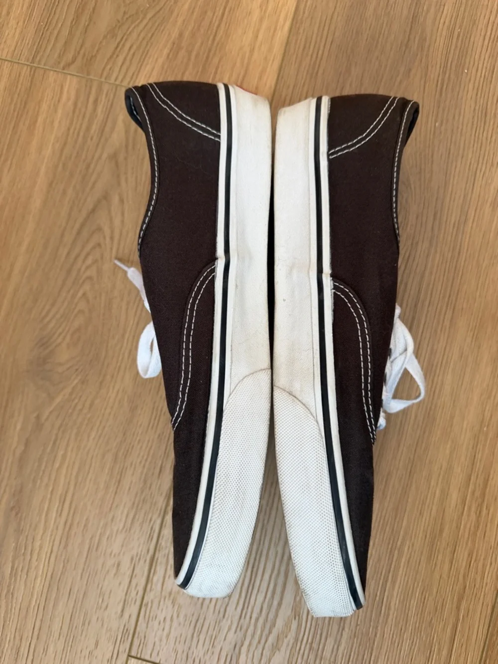 Vans Men’s Dark Brown Canvas Authentic Sneakers with White Laces EUC